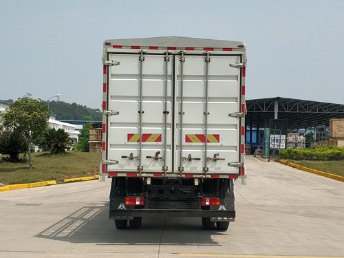 豪曼牌ZZ5168CCYG17FB0倉柵式運輸車公告圖片