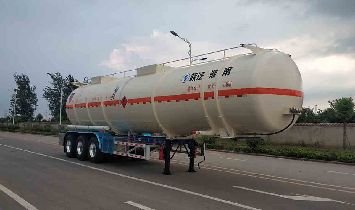 陕汽牌12.7米33吨3轴易燃液体罐式运输半挂车(SHN9400GRYP462)