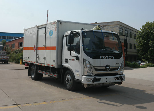 春星牌ZZT5040XRG-6易燃固体厢式运输车