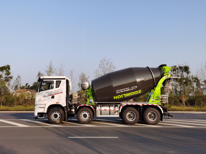 中聯(lián)牌ZLJ5318GJBJCF混凝土攪拌運(yùn)輸車公告圖片