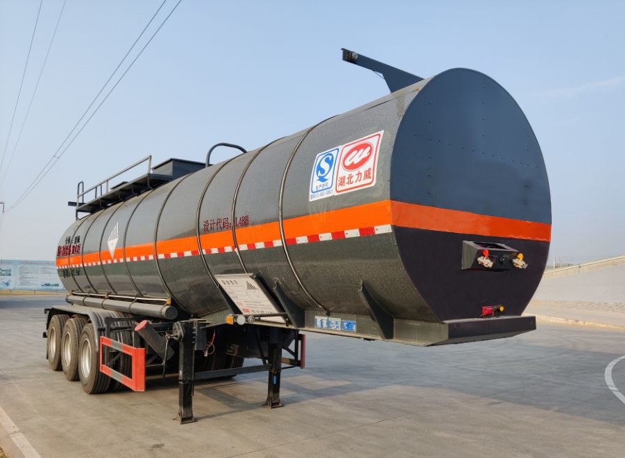 中汽力威牌10.5米30.6吨3轴杂项危险物品罐式运输半挂车(HLW9401GZW)