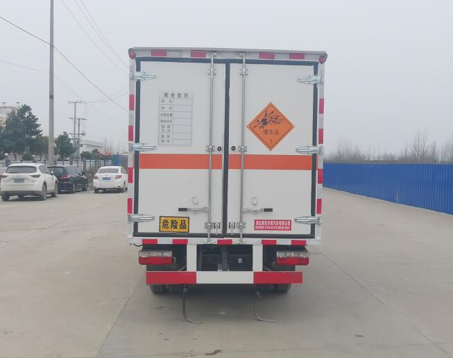 順風智造牌SFZ5045XQYE6爆破器材運輸車公告圖片