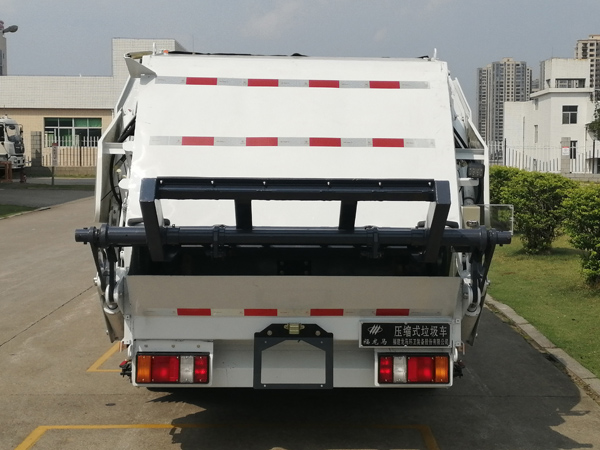 福龍馬牌FLM5060ZYSJL6壓縮式垃圾車公告圖片