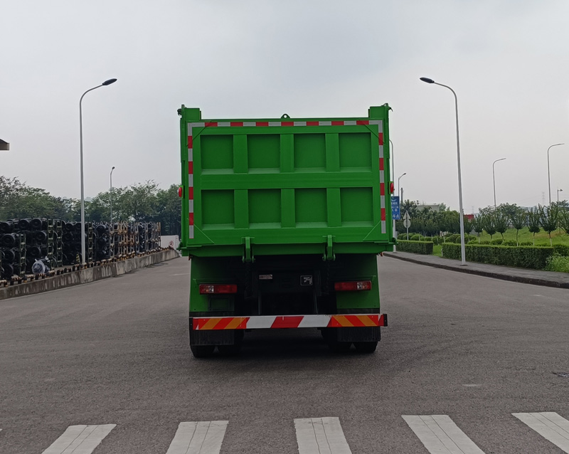 红岩牌CQ5317ZLJHV11406自卸式垃圾车公告图片