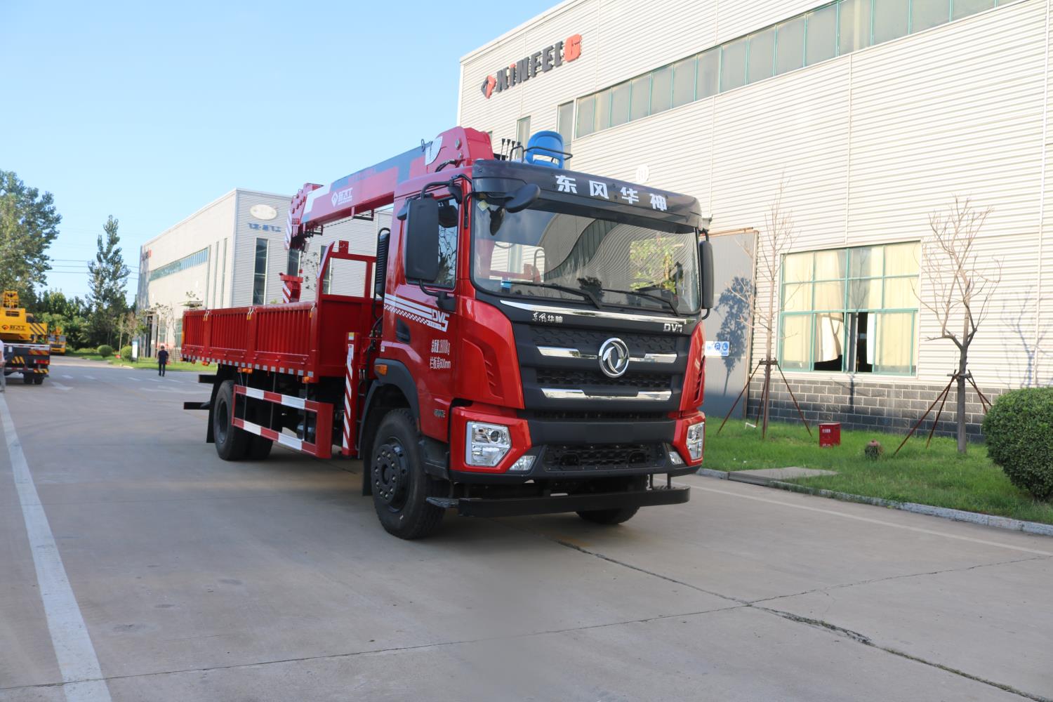 新飛工牌HFL5182JSQ隨車起重運(yùn)輸車公告圖片