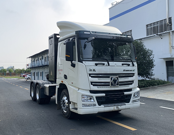 XGA4251BEVWCA 徐工牌490马力后双桥,后八轮纯电动换电式纯电动半挂牵引车图片