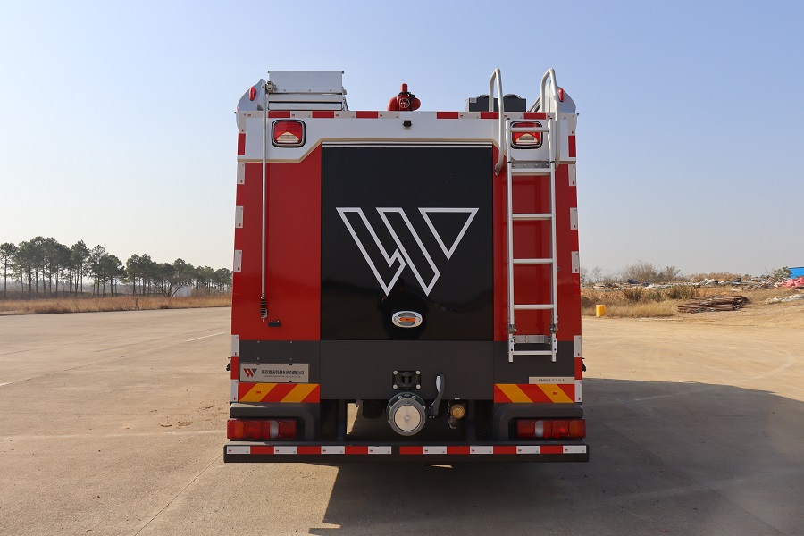 雷沃协力牌LWX5180GXFPM60泡沫消防车公告图片