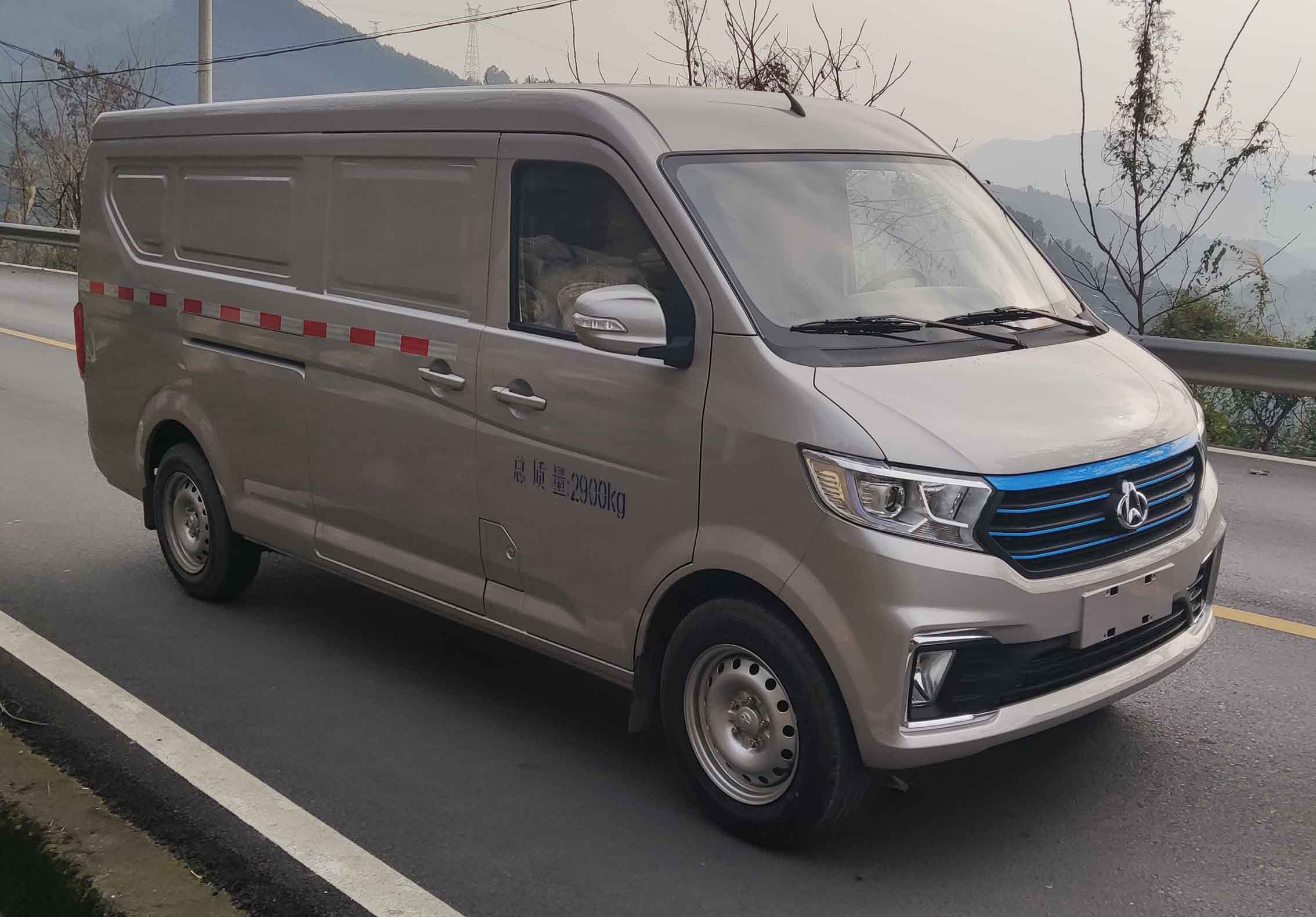 長安牌SC5031XXYPQ6B1BEV純電動廂式運(yùn)輸車公告圖片