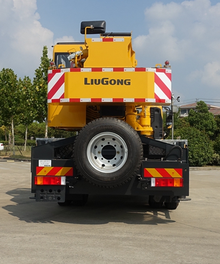 柳工牌CLG5152JQZ10汽車起重機公告圖片