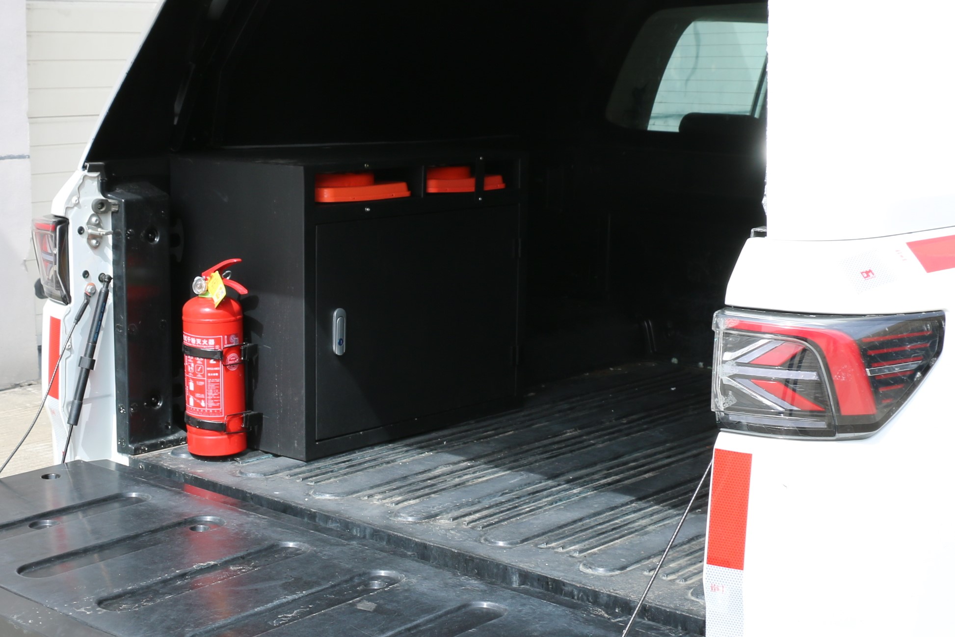 雷達牌ZB5030XGCBEVRSD1純電動工程車公告圖片