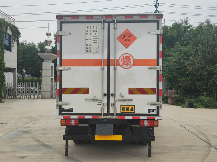 新飛牌XFC5070XQY6JW爆破器材運輸車公告圖片