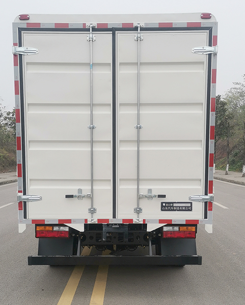 燕臺(tái)牌YTQ5041CCYKK332倉柵式運(yùn)輸車公告圖片