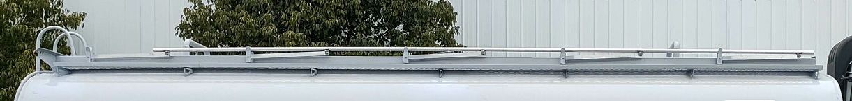 榮駿達(dá)牌HHX5320GYYSX6運(yùn)油車公告圖片