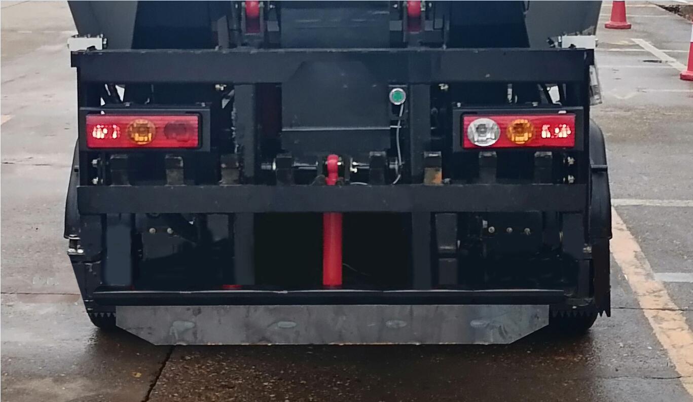 福田牌BJ5045ZZZEV-H2純電動(dòng)自裝卸式垃圾車(chē)公告圖片