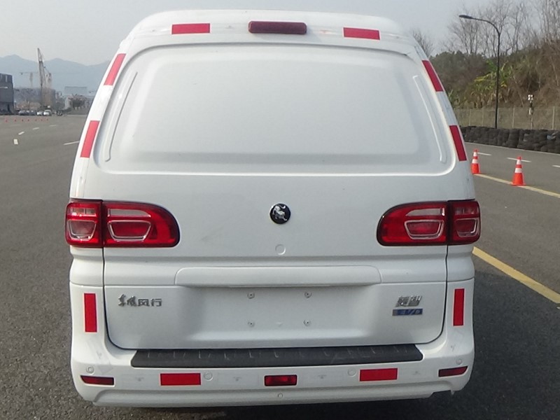 東風牌LZ5030XXYNEB1EV純電動廂式運輸車公告圖片