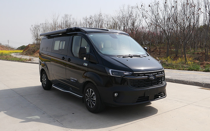 华通牌HCQ5040TSYJX6BC宿营车公告图片