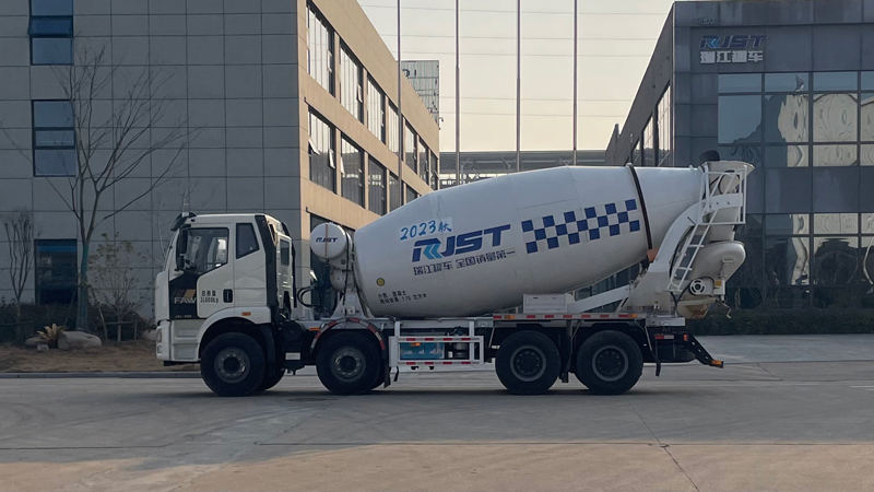 瑞江牌WL5313GJBCAG6BF混凝土攪拌運(yùn)輸車公告圖片
