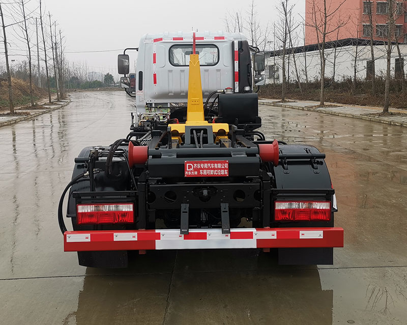 齊東方牌CLD5075ZXXEQ6車廂可卸式垃圾車公告圖片