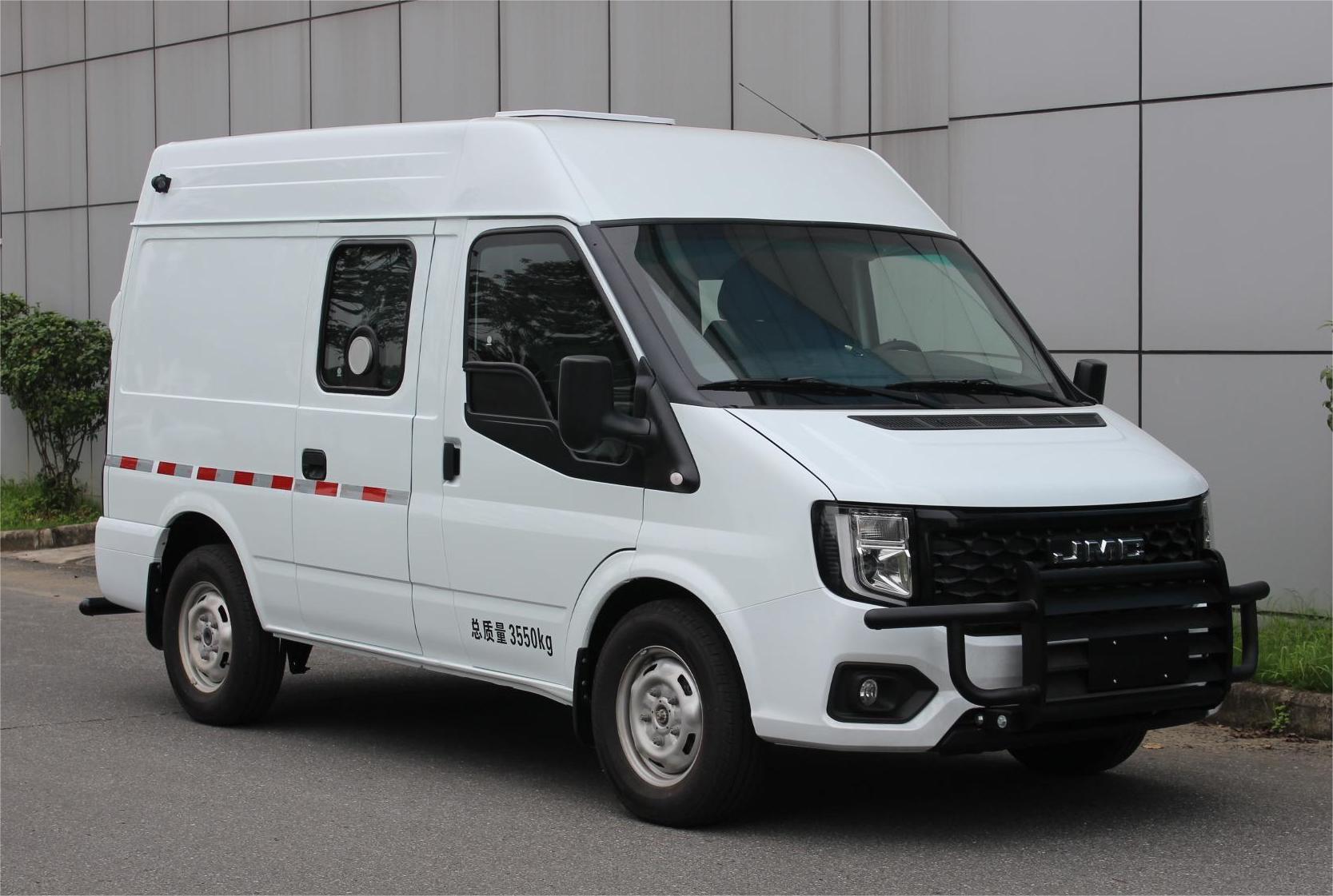 寶龍牌TBL5042XYC-AM7防彈運(yùn)鈔車(chē)公告圖片