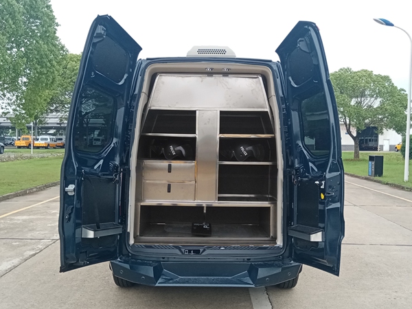 江改牌JX5039XYBZK6運(yùn)兵車公告圖片