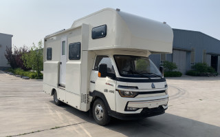 旅居车
