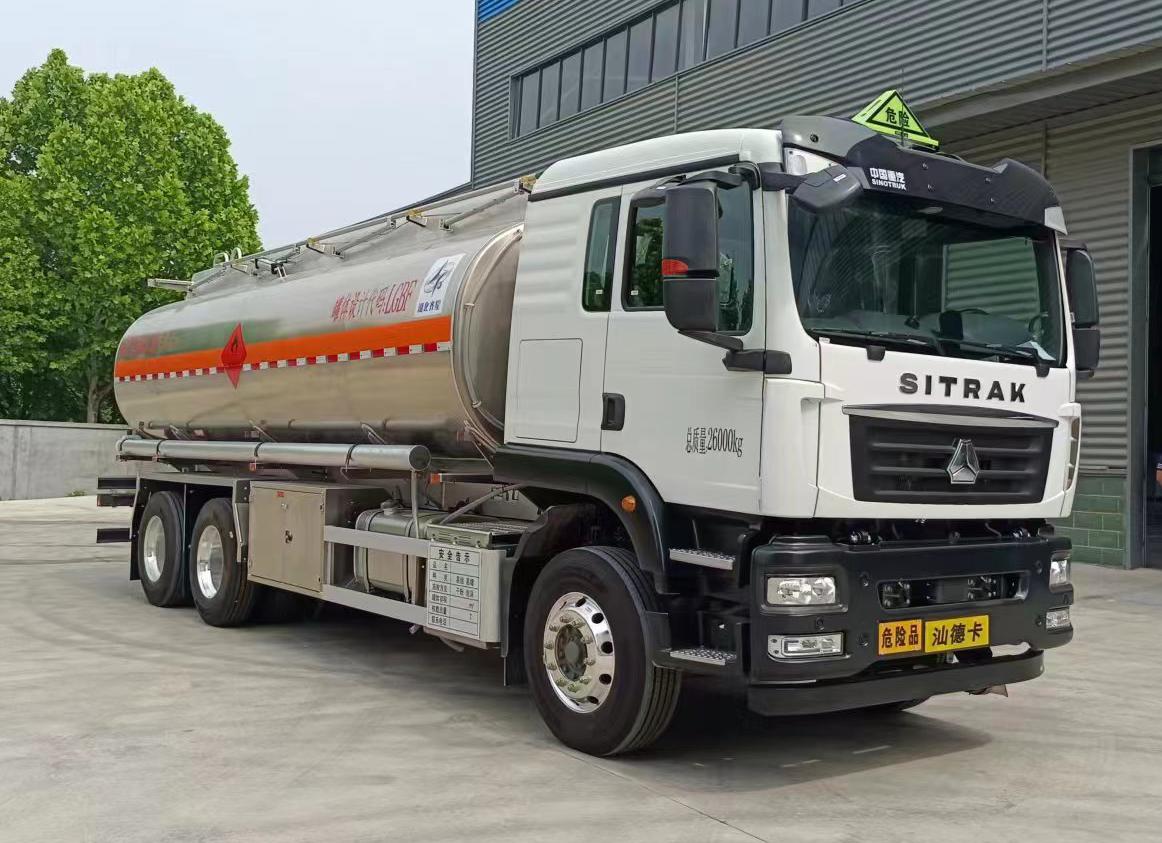 齊星牌QXC5266GRYZ6易燃液體罐式運(yùn)輸車公告圖片