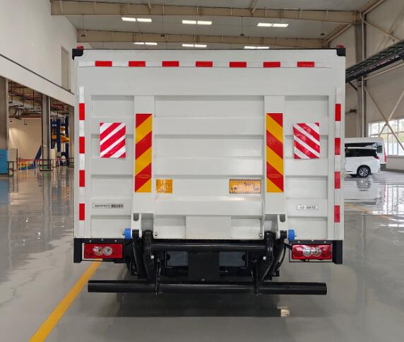 福田牌BJ5074XTYEV-H1純電動(dòng)密閉式桶裝垃圾車公告圖片