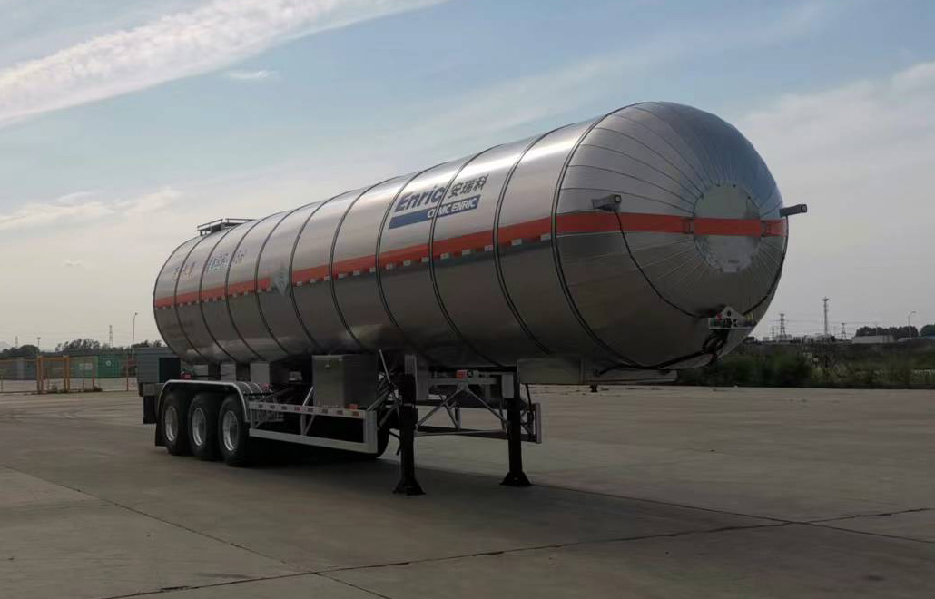 安瑞科牌13.1米23.9吨3轴液化气体运输半挂车(HGJ9402GYQ10)