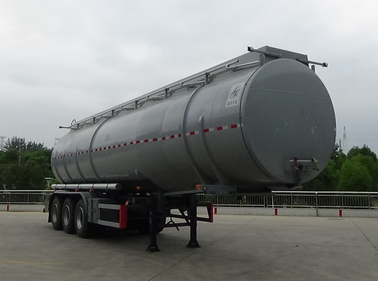 齐星牌12米32.5吨3轴普通液体运输半挂车(QXC9403GPG)