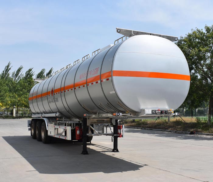 金碧牌12.3米33.3吨3轴铝合金易燃液体罐式运输半挂车(PJQ9405GRYL)