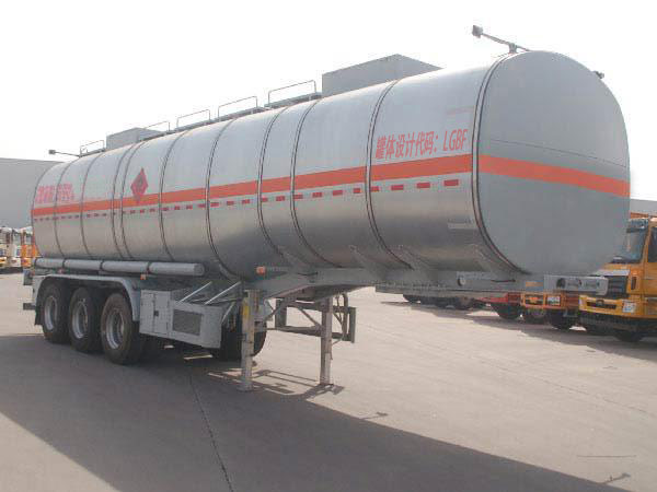 骏通牌11米30.7吨3轴易燃液体罐式运输半挂车(JF9405GRYB)