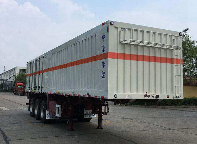 华骏牌12米32.7吨3轴杂项危险物品厢式运输半挂车(ZCZ9400XZWJ)