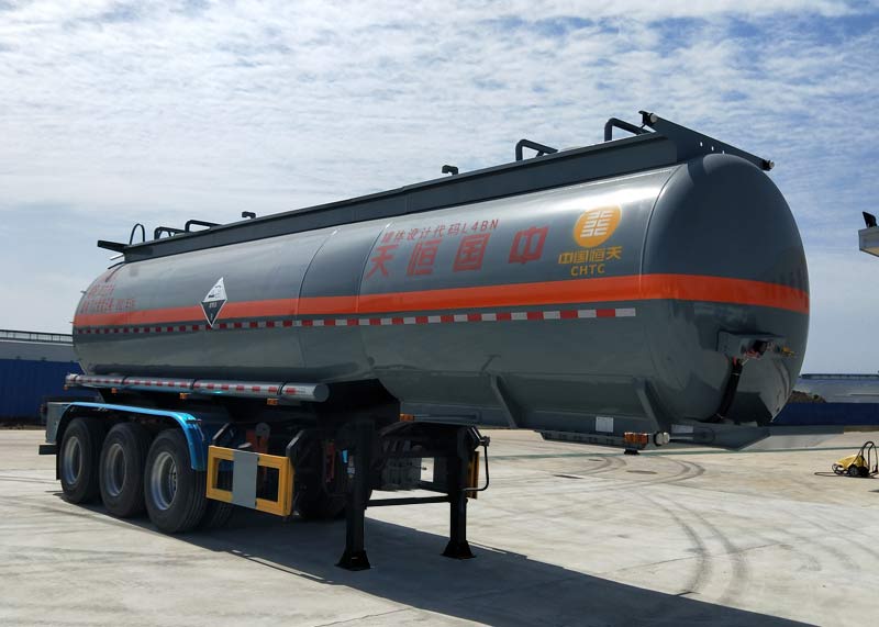 楚风牌10.7米31.5吨3轴腐蚀性物品罐式运输半挂车(HQG9408GFW2)