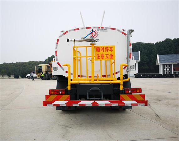 東風(fēng)牌DFZ5160GPSSZ6DS綠化噴灑車公告圖片