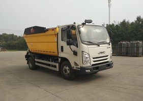 自装卸式垃圾车