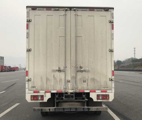 江鈴牌JX5075XXYTG26廂式運(yùn)輸車(chē)公告圖片