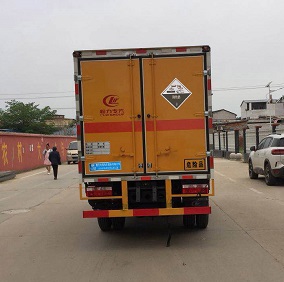 程力威牌CLW5040XFWE6腐蝕性物品廂式運(yùn)輸車公告圖片
