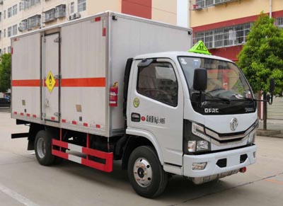 程力威牌CLW5040XYW6氧化性物品厢式运输车公告图片