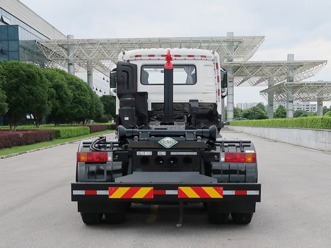中联牌ZBH5251ZXXDFE6NG车厢可卸式垃圾车公告图片