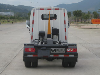 福龍馬牌FLM5041ZXXNJBEV純電動(dòng)車廂可卸式垃圾車公告圖片