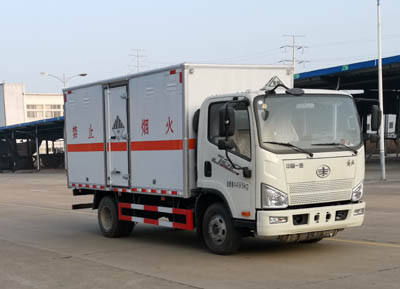 大力牌DLQ5040XZWCA6杂项危险物品厢式运输车图片