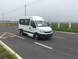 客车