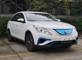 东风牌LZ7006SLAEV型纯电动轿车