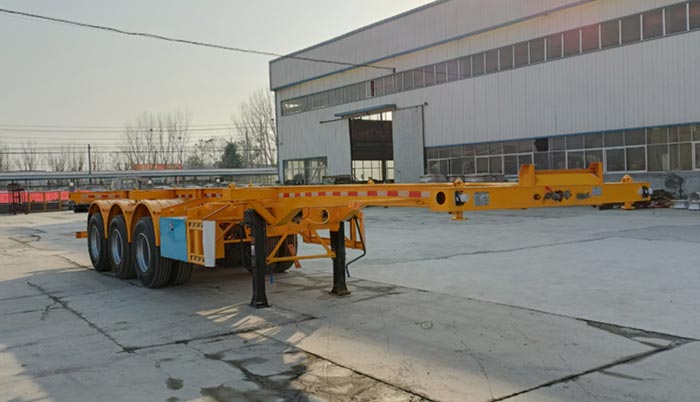 鲁玺牌11米35吨3轴集装箱运输半挂车(LXP9404TJZ)