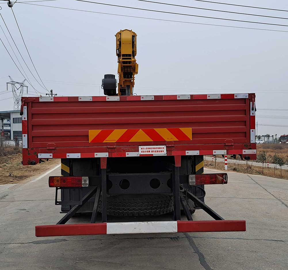 世技卡特牌XCL5251JSQJ6隨車起重運(yùn)輸車公告圖片