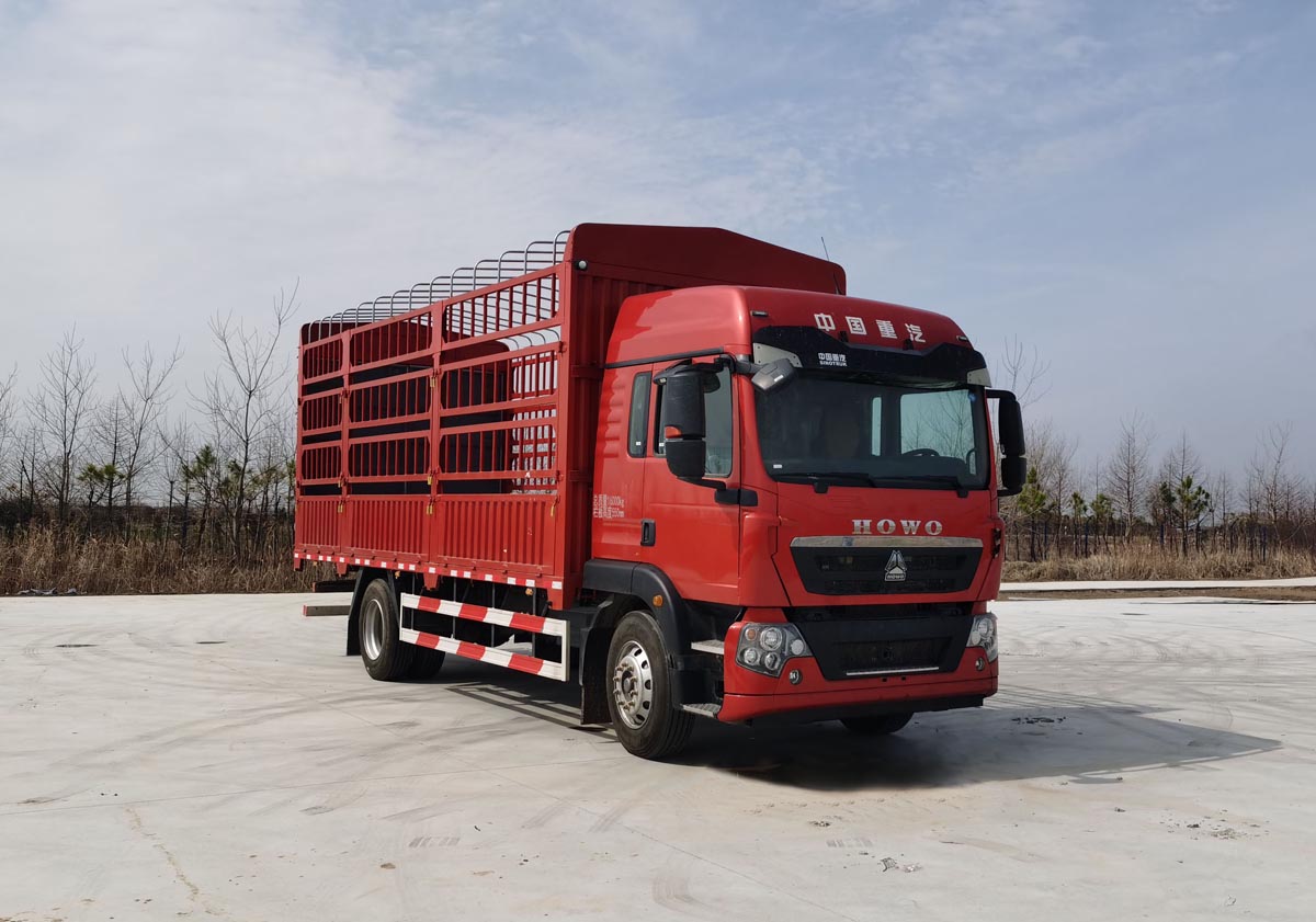 豪沃牌ZZ5167CCYH501GF1倉(cāng)柵式運(yùn)輸車公告圖片