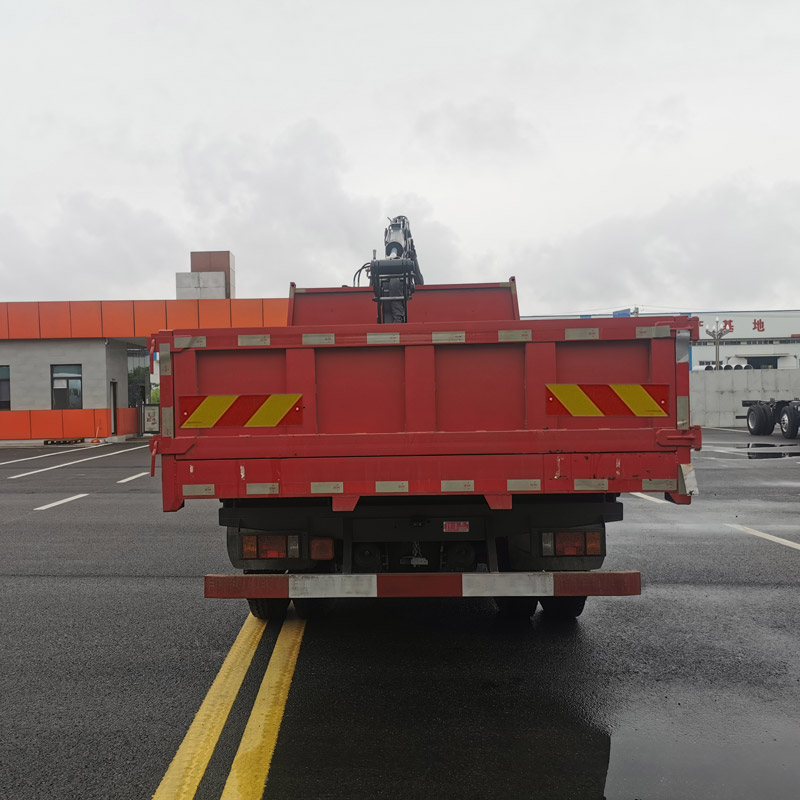 王牌牌CDW5164ZZDK421EFA抓斗式垃圾車(chē)公告圖片