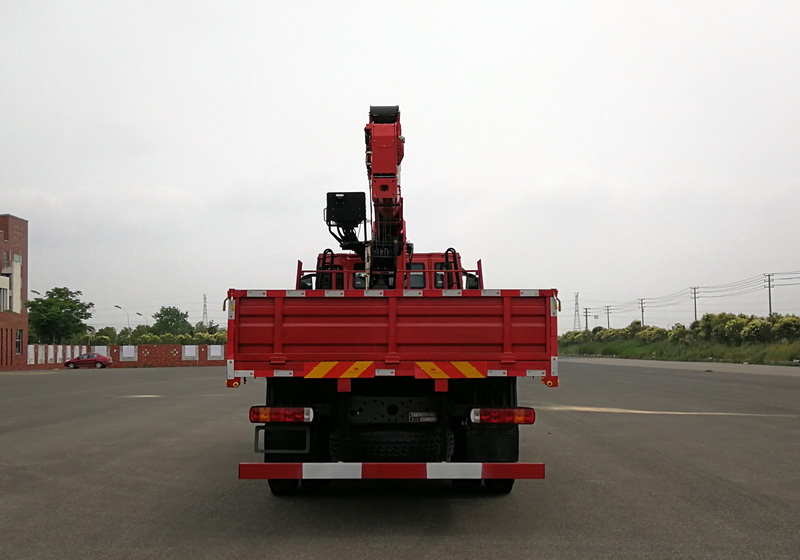 豪沃牌ZZ5187JSQK501GF1隨車(chē)起重運(yùn)輸車(chē)公告圖片