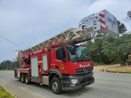 云梯消防车