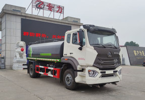绿化喷洒车
